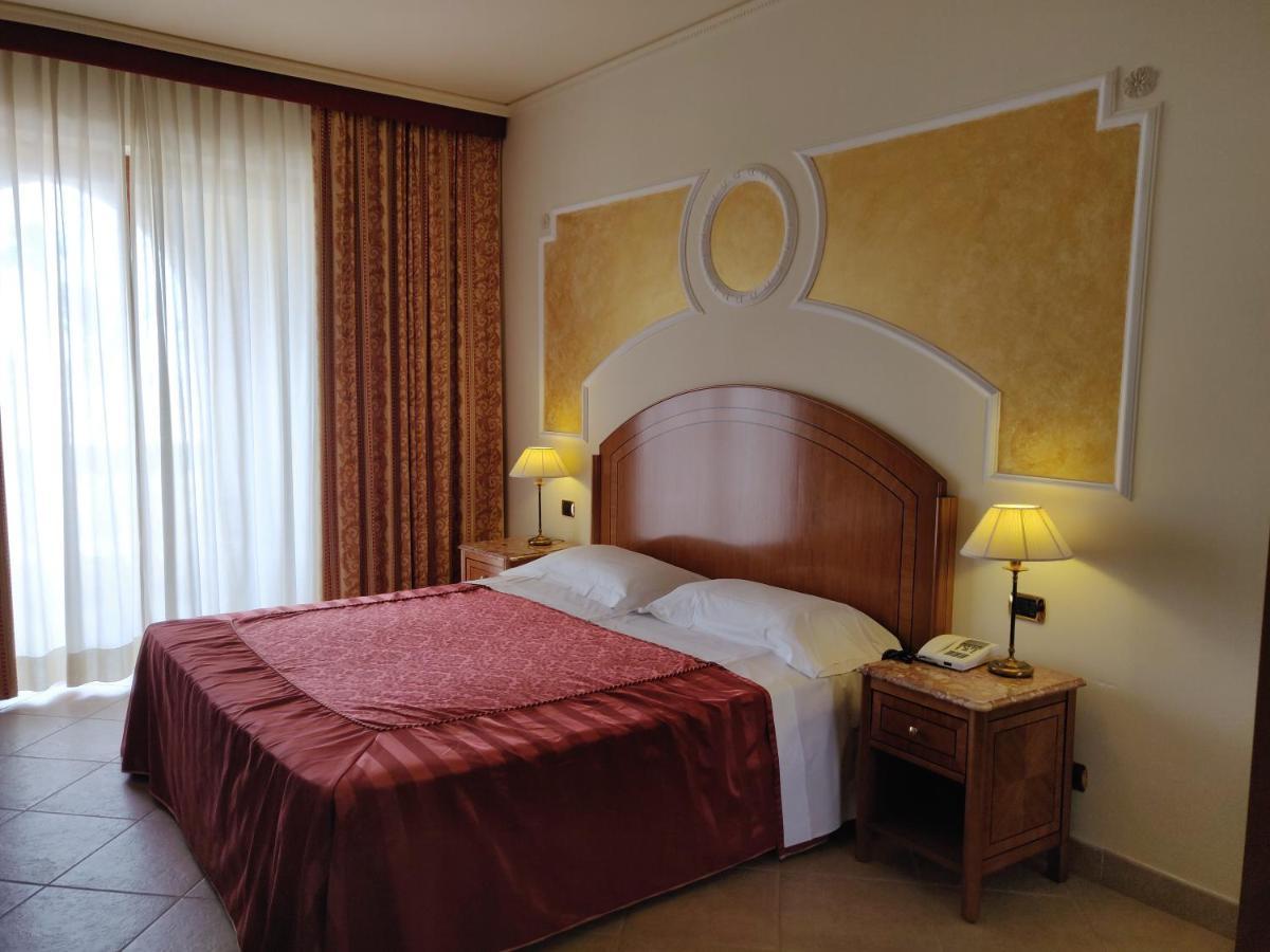 Parco Dei Principi Hotel Roccella Ionica Kültér fotó