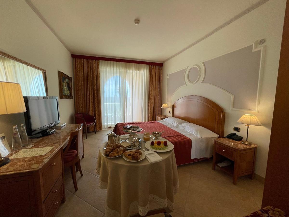 Parco Dei Principi Hotel Roccella Ionica Kültér fotó