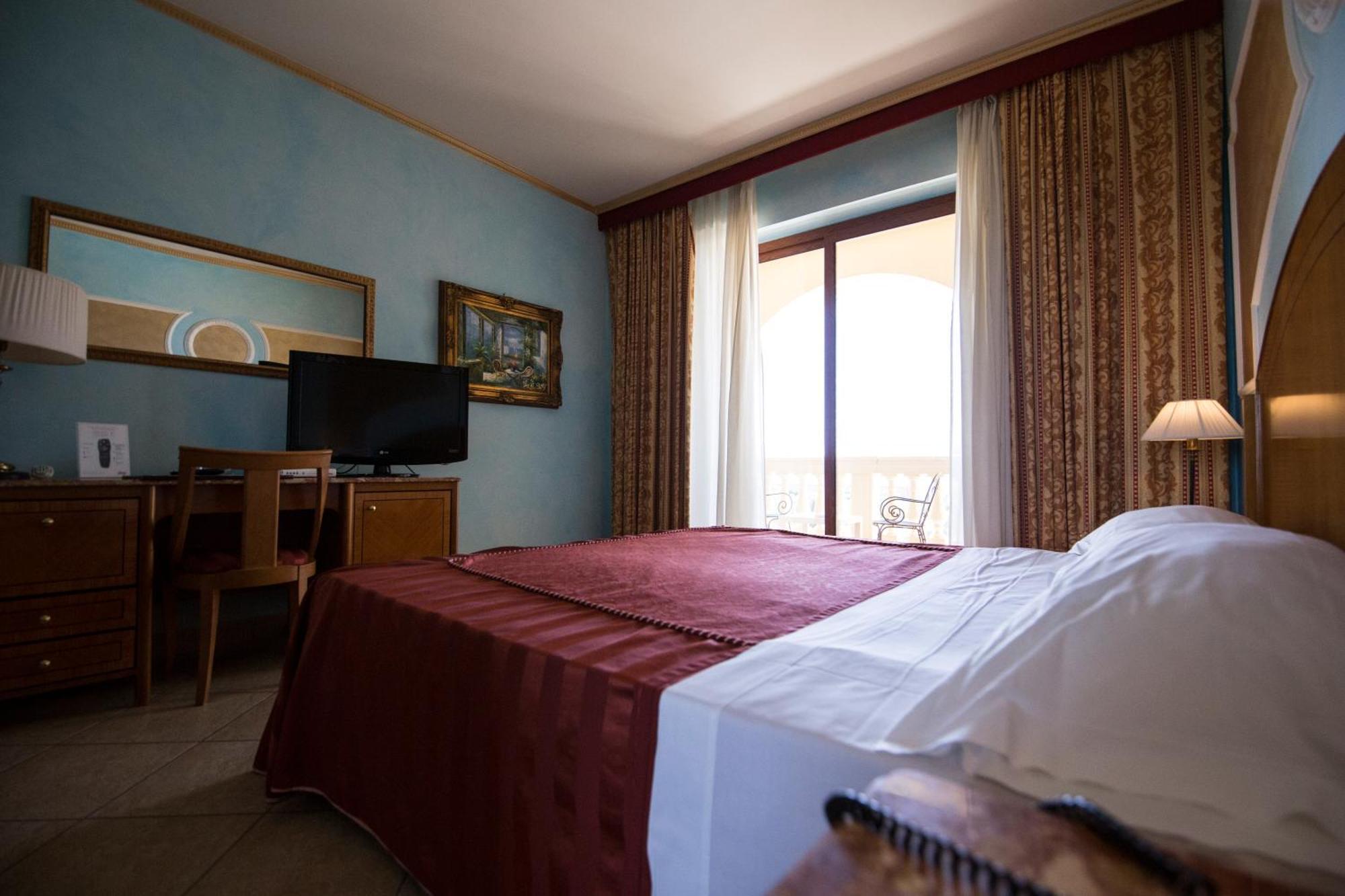 Parco Dei Principi Hotel Roccella Ionica Kültér fotó